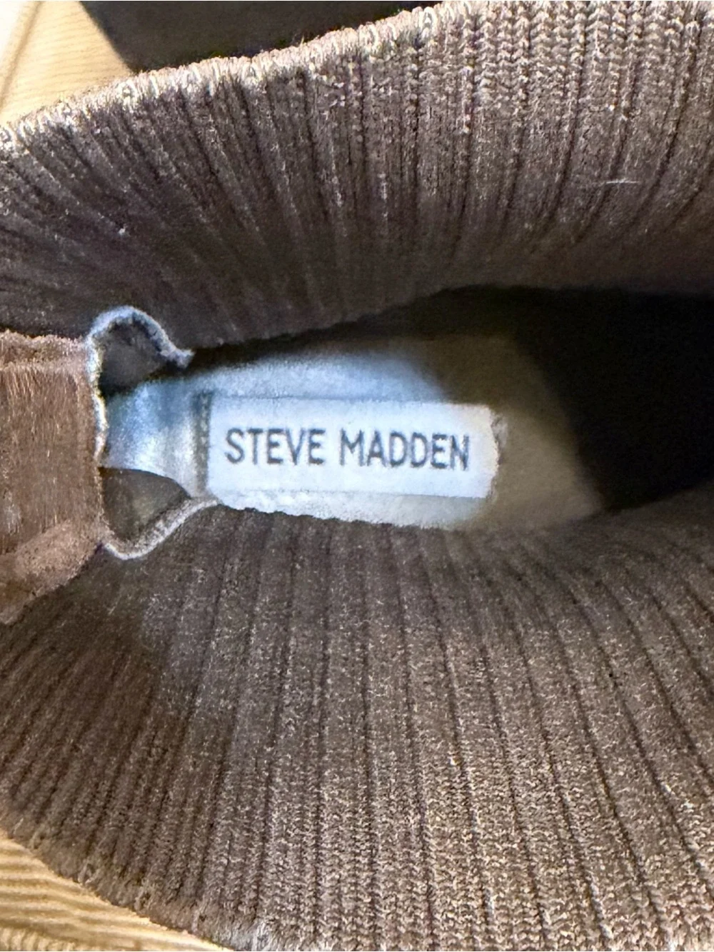 Steve Madden Kiley Women’s Lug Sole Chelsea Bootie with Fabric Cuff - Size 8 - Picture 7 of 16